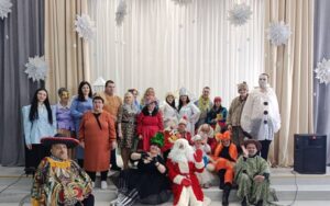 Новый год стучится в двери!